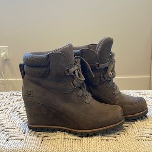 Ugg wedge boot